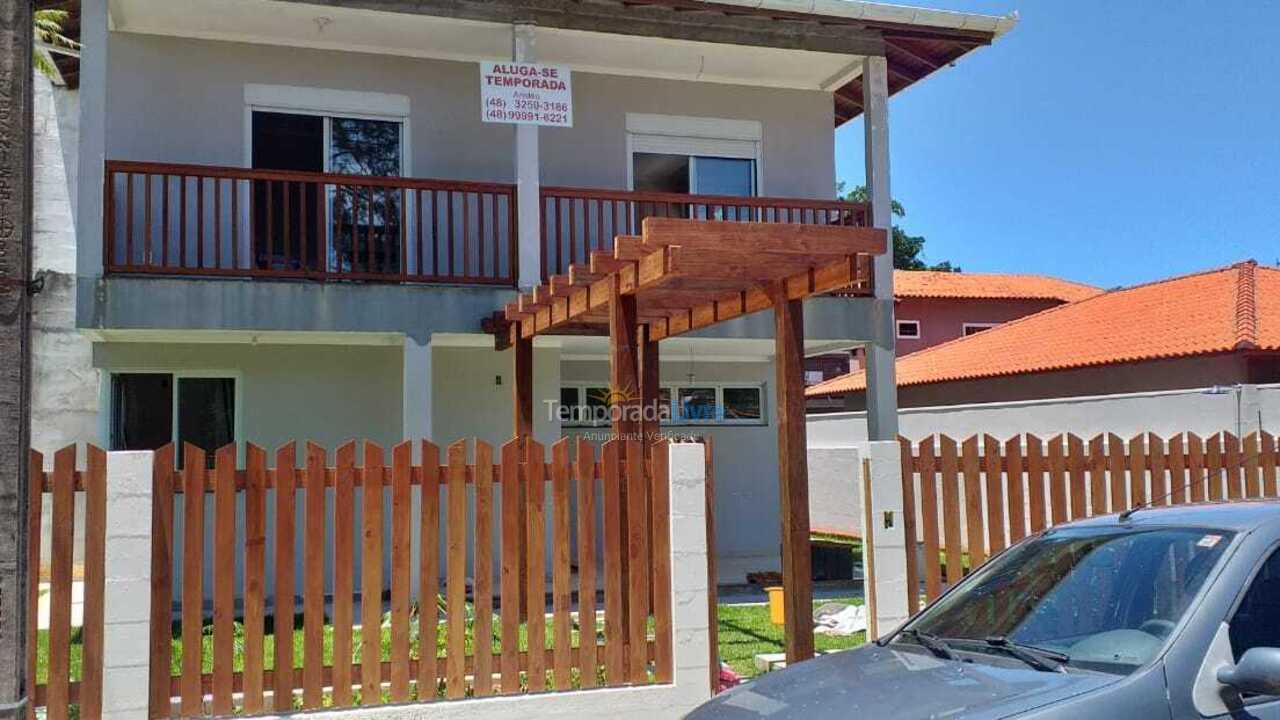 Casa para aluguel de temporada em Palhoça (Guarda do Embaú)
