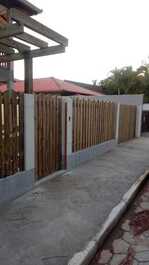 Linda casa 200 metros da praia para 10 pessoas - Guarda do Embaú - SC