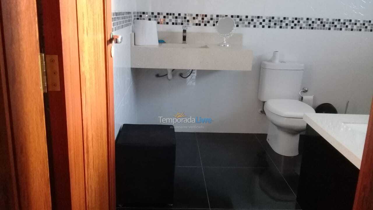 Casa para aluguel de temporada em Palhoça (Guarda do Embaú)