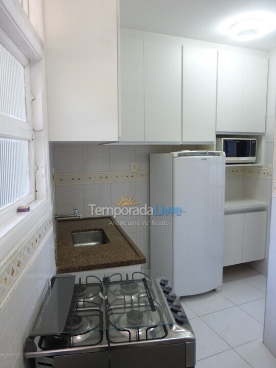 Apartamento para aluguel de temporada em Guarujá (Pitangueiras)