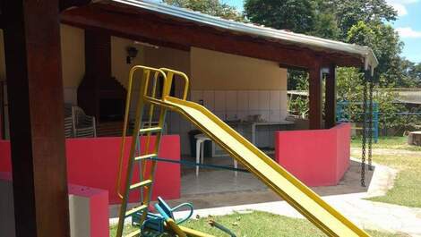 CHÁCARA EM CONDOMÍNIO FECHADO A APENAS 1H DA CAPITAL PAULISTA