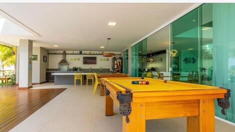 CASA DE LUXO EM FRENTE A PRAIA "PE NA AREIA" em Guarajuba -BA