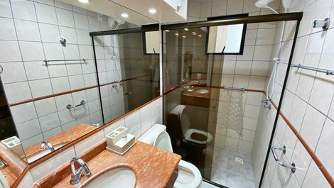 Ed. Vila di Roma: 3 quartos com ar e churrasqueira