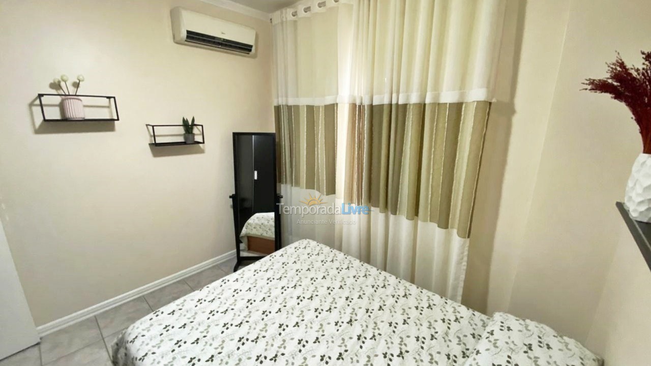 Apartamento para aluguel de temporada em Balneário Camboriú (Praia Central)