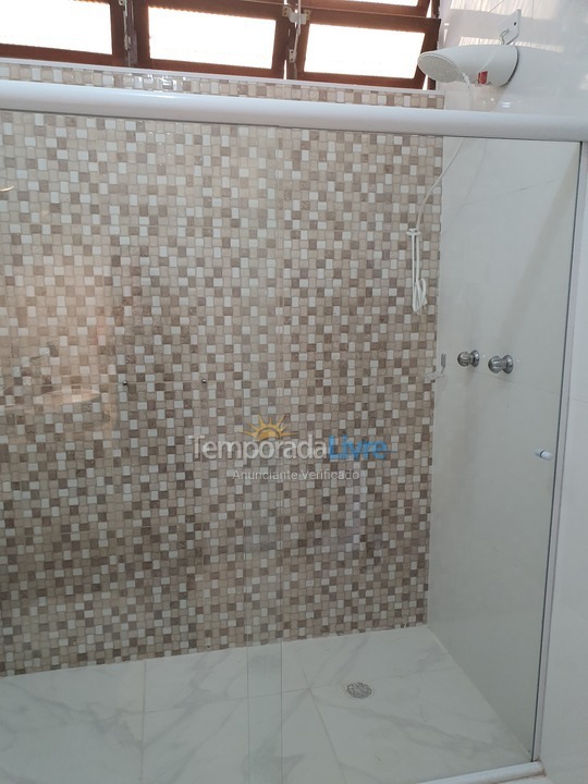 Casa para aluguel de temporada em Guarujá (Jardim Virgínia)