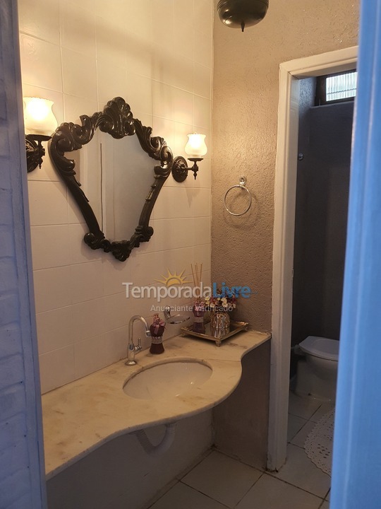 Casa para aluguel de temporada em Guarujá (Jardim Virgínia)
