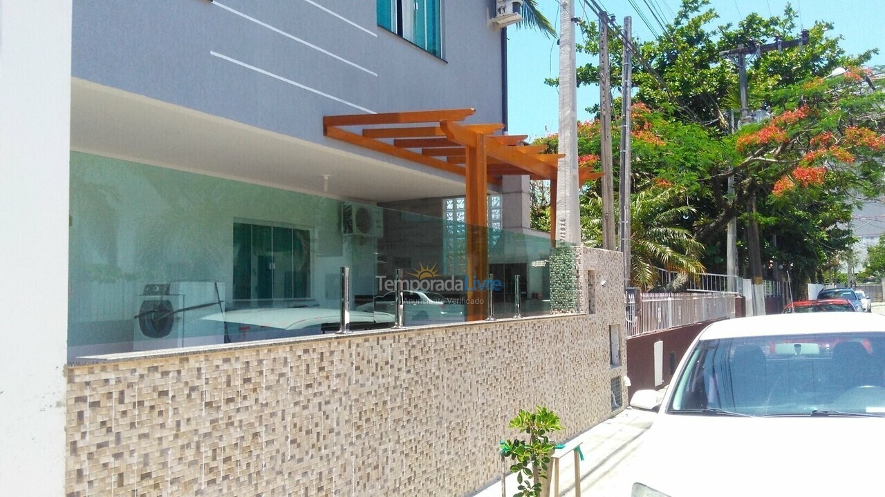 Casa para aluguel de temporada em Itapema (Centro)