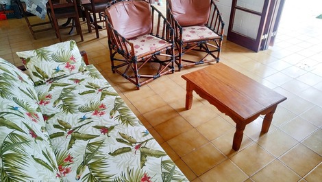 Parcial da sala de estar.