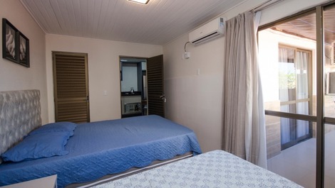 Apartamento com 3 quartos no centro de Bombinhas - RB 04