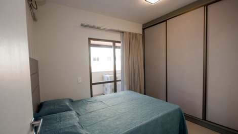 Apartamento com 3 quartos no centro de Bombinhas - RB 04