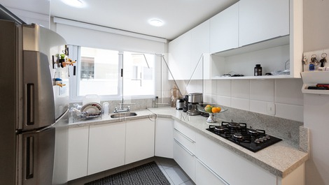 Splendid house, beautiful and well located in Jurerê Internacional.