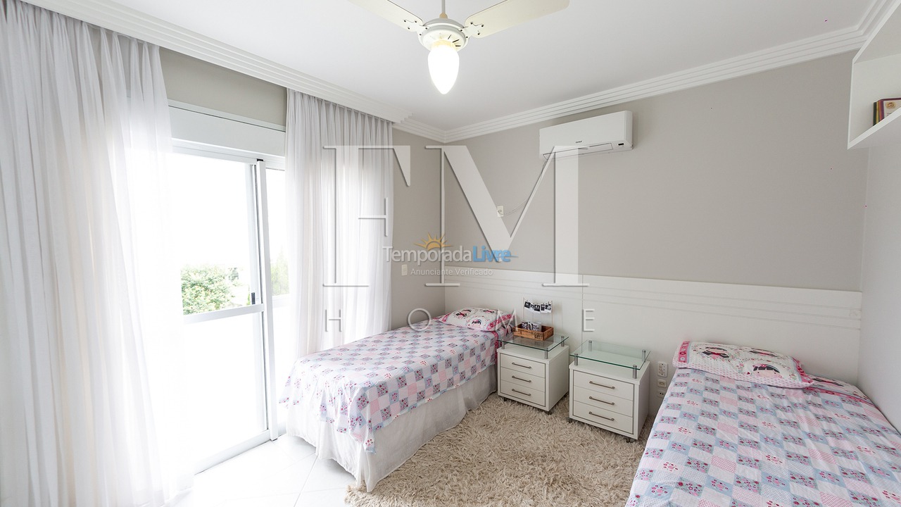 House for vacation rental in Florianopolis (Jurerê Internacional)