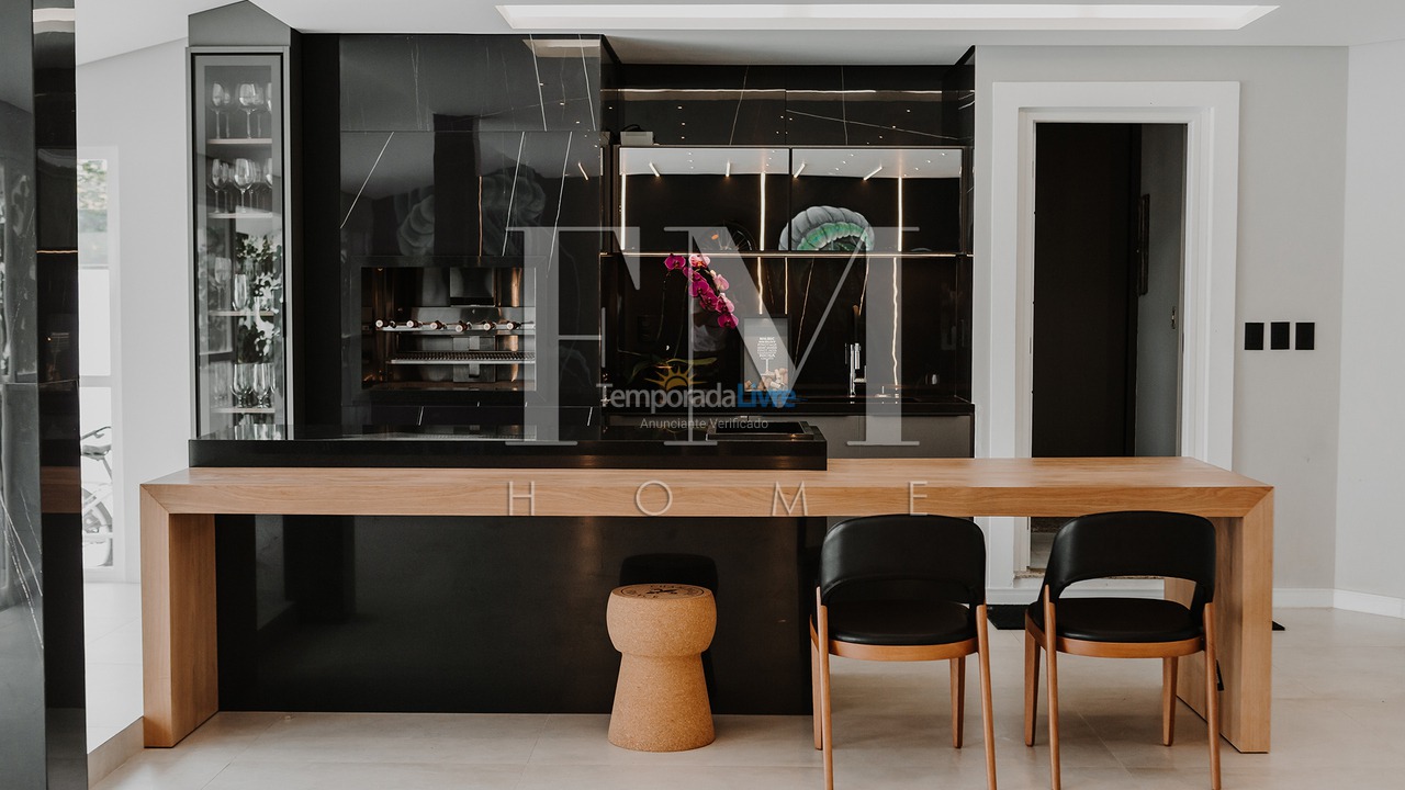 House for vacation rental in Florianopolis (Jurerê Internacional)