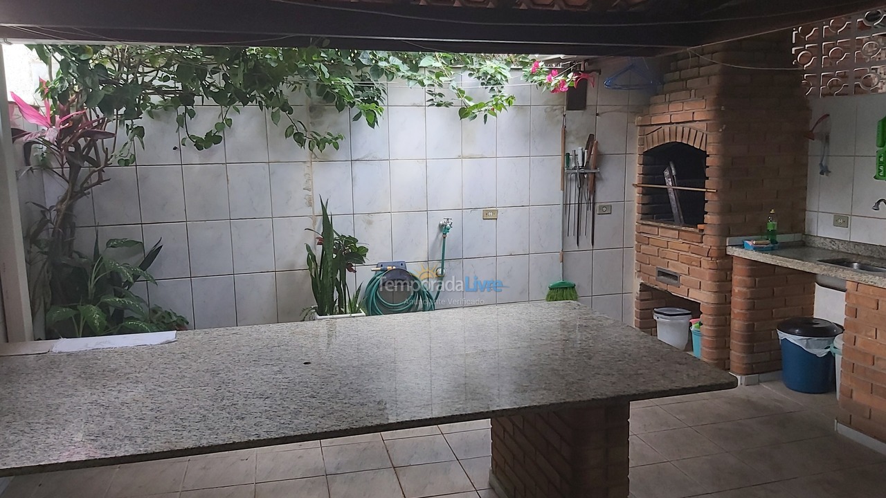 Casa para aluguel de temporada em Bertioga (Praia da Enseada)