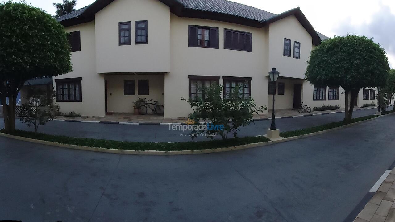 Casa para aluguel de temporada em Bertioga (Praia da Enseada)