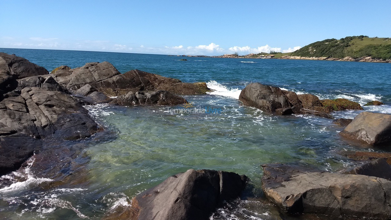 Casa para aluguel de temporada em Imbituba (Praia do Rosa)