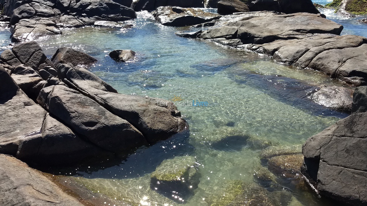 Casa para aluguel de temporada em Imbituba (Praia do Rosa)