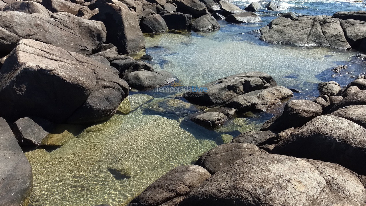 Casa para aluguel de temporada em Imbituba (Praia do Rosa)