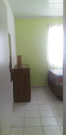 Comoda grande quarto casal .