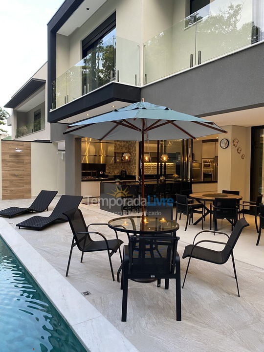 Casa para aluguel de temporada em Bertioga (Riviera de São Lourenço)