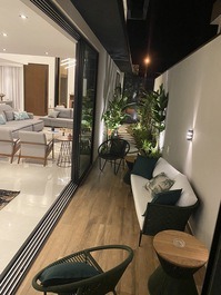 LUXUOSA CASA COM PISCINA NOVÍSSIMA, 5 SUÍTES + SALA DE CINEMA, WIFI