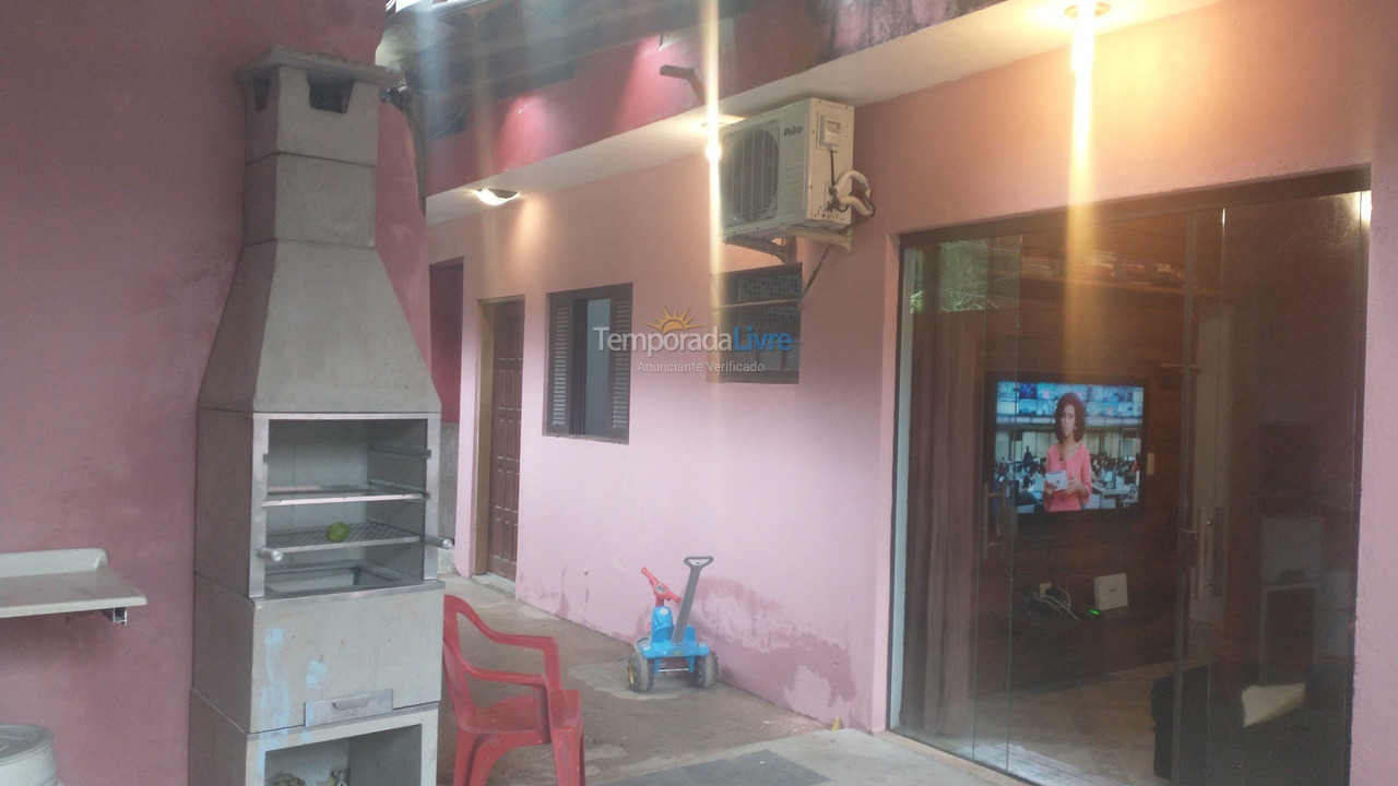 Casa para aluguel de temporada em São Sebastião (Vila Sahy)