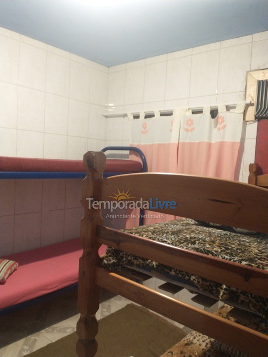 Casa para aluguel de temporada em São Sebastião (Vila Sahy)