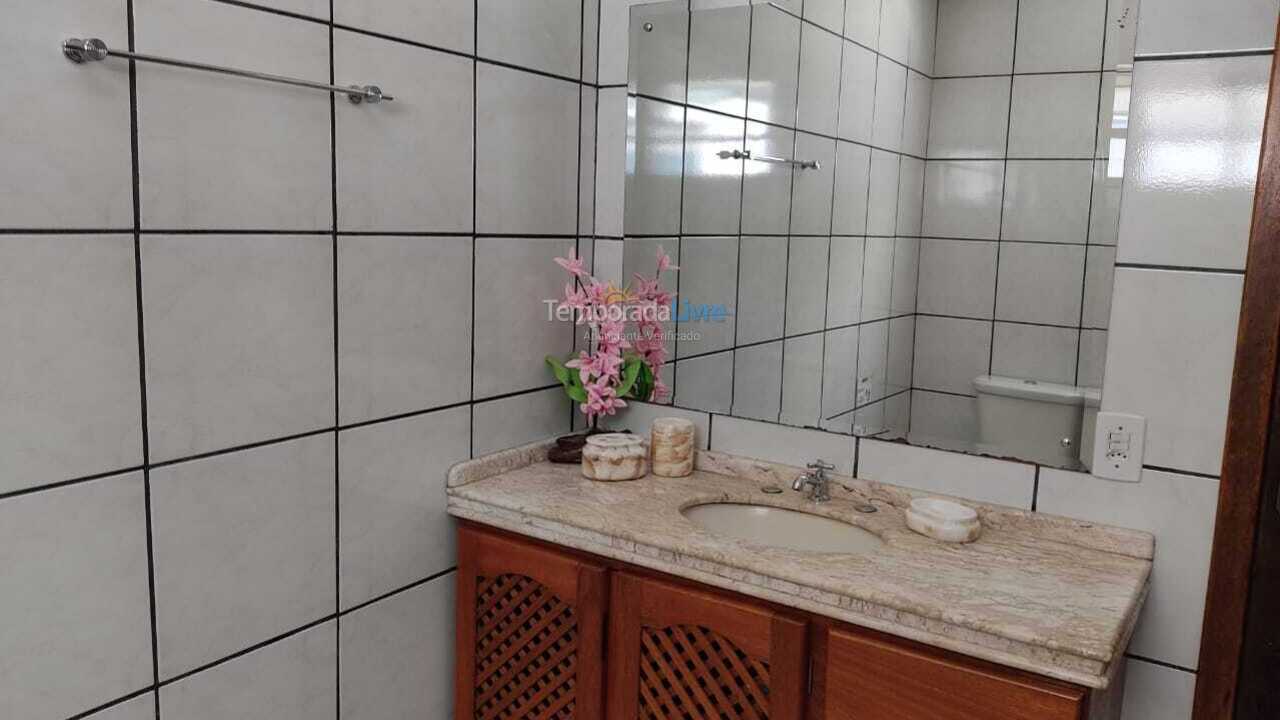 Casa para aluguel de temporada em Bombinhas (Praia de Bombinhas)