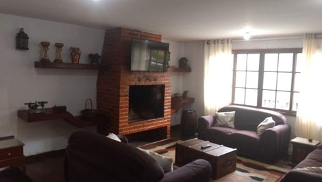 Casa c/ Churrasqueira,Piscina Perto da CBF, Feirarte, Parque NAC