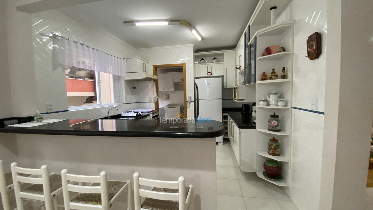 Apartment for vacation rental in Itapema (Meia Praia)