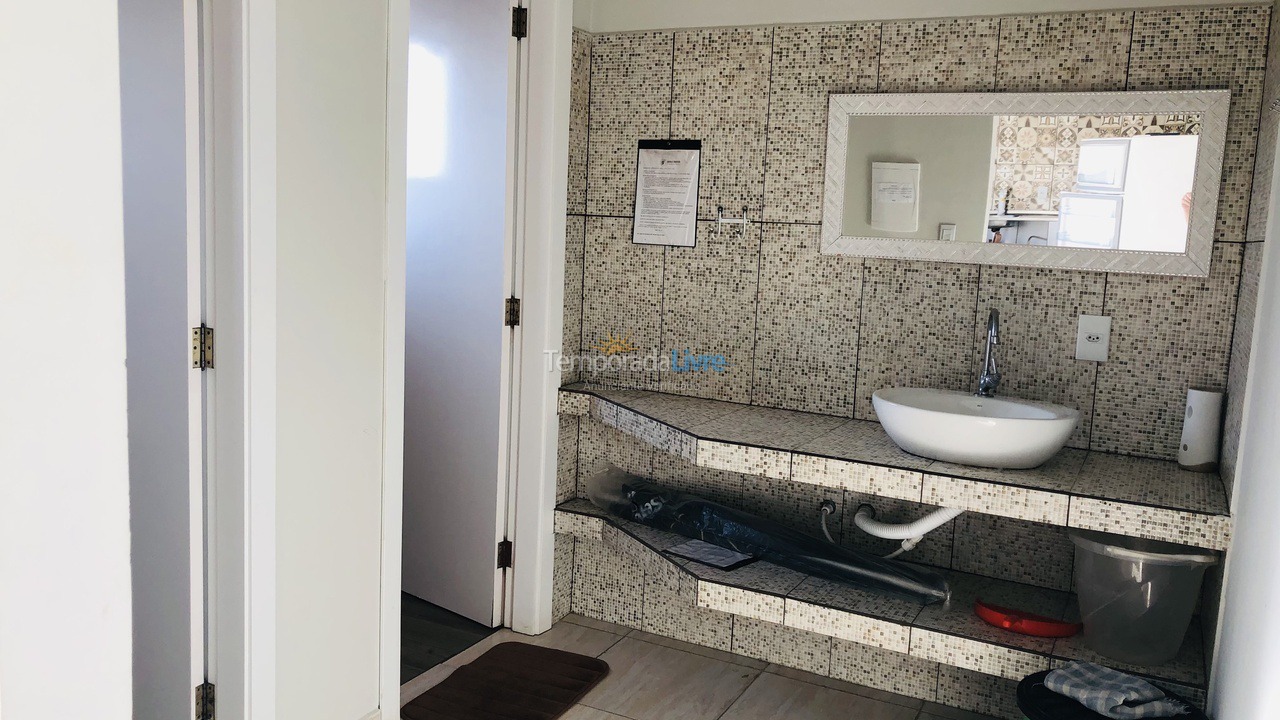 Apartamento para aluguel de temporada em Pontal do Paraná (Balneário Leblon)