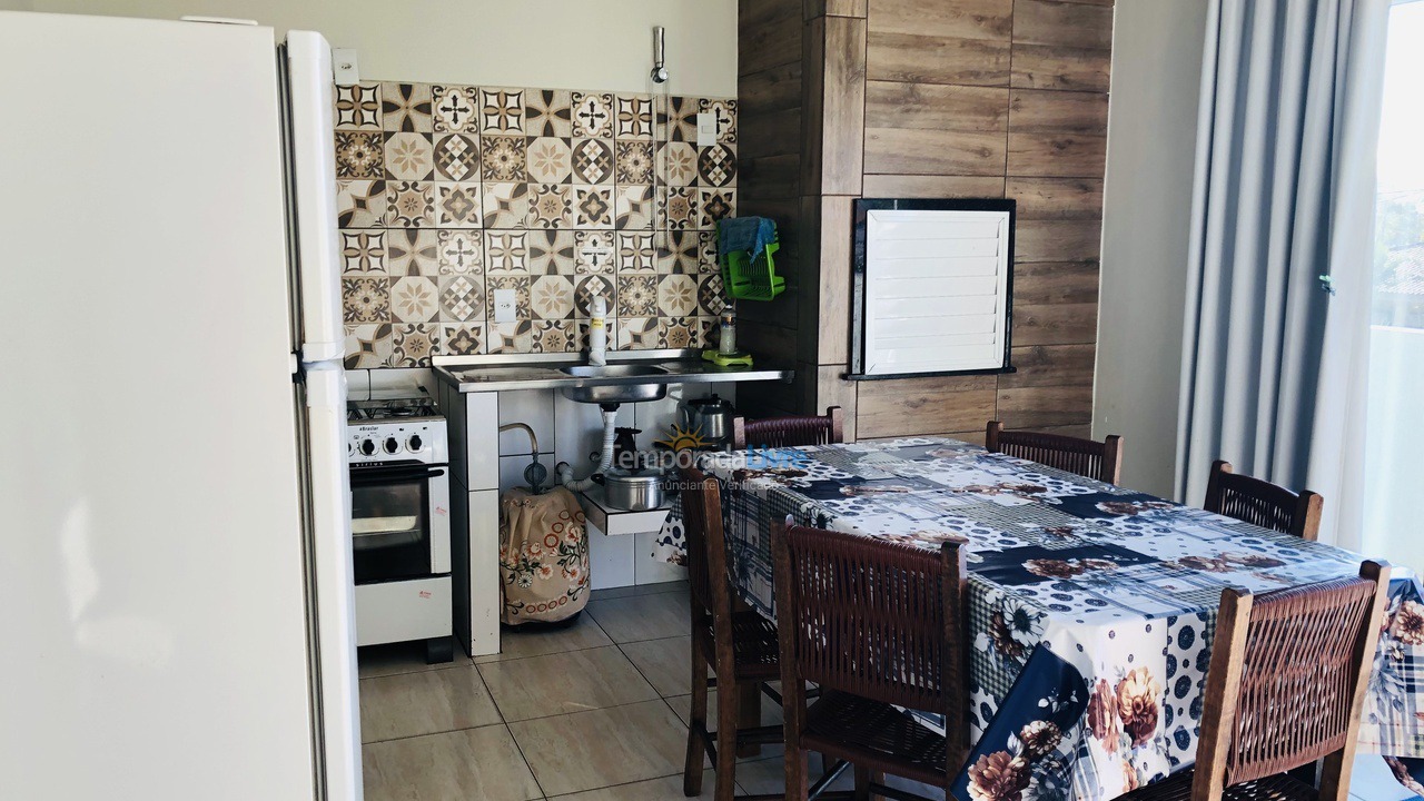 Apartamento para aluguel de temporada em Pontal do Paraná (Balneário Leblon)