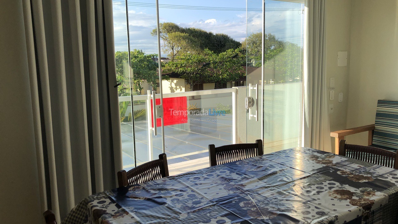 Apartamento para aluguel de temporada em Pontal do Paraná (Balneário Leblon)