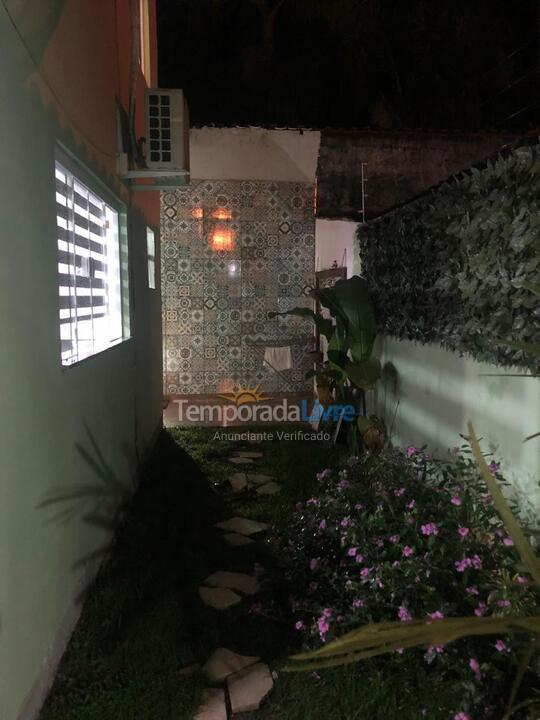 Casa para aluguel de temporada em Ubatuba (Lagoinha)