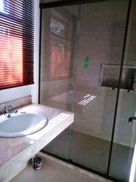 Banheiro das 3 suítes