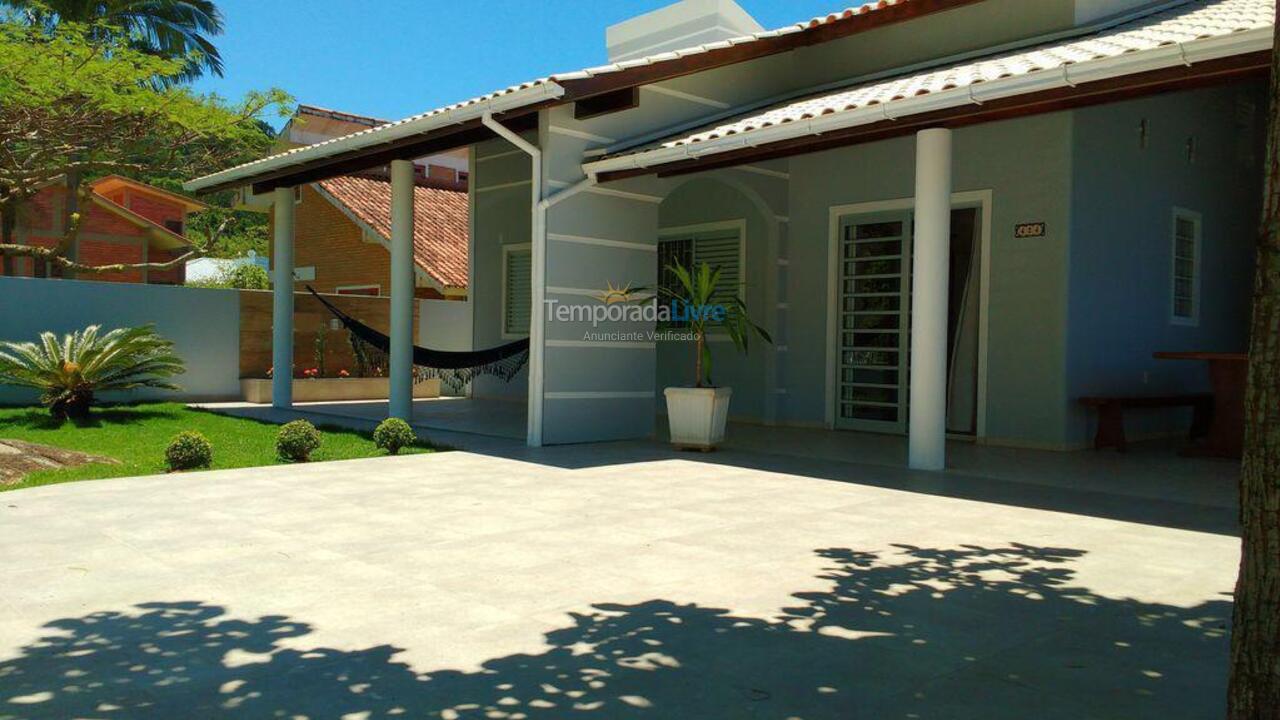 Casa para alquiler de vacaciones em Governador Celso Ramos (Praia de Palmas)