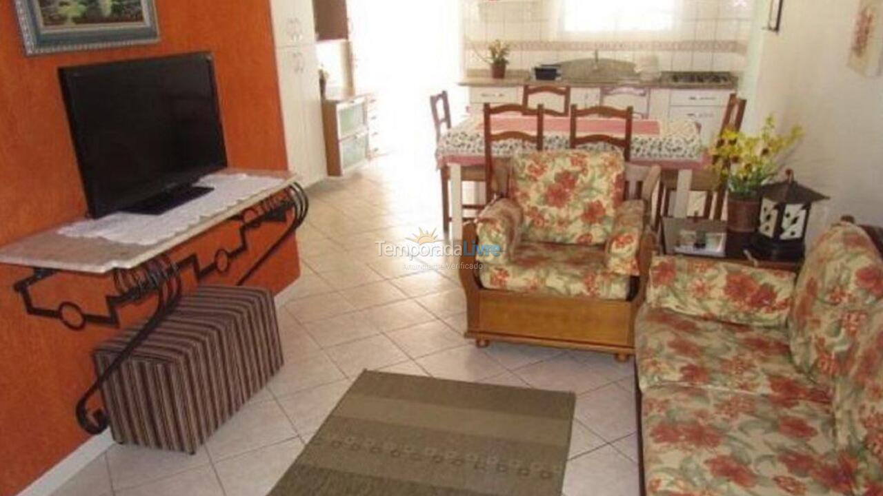 Casa para alquiler de vacaciones em Governador Celso Ramos (Praia de Palmas)