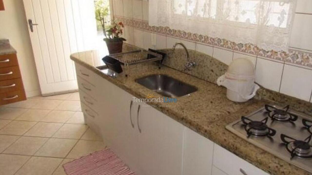 Casa para alquiler de vacaciones em Governador Celso Ramos (Praia de Palmas)