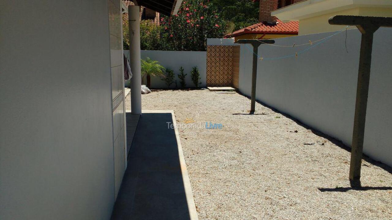 Casa para alquiler de vacaciones em Governador Celso Ramos (Praia de Palmas)