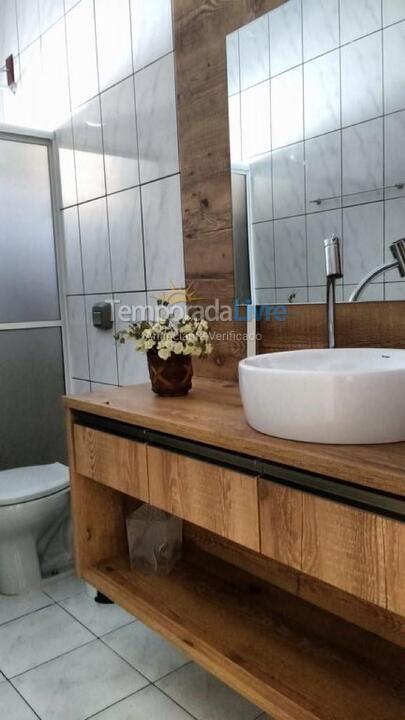 Casa para alquiler de vacaciones em Governador Celso Ramos (Praia de Palmas)