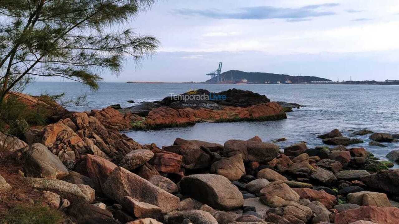 Casa para alquiler de vacaciones em Imbituba (Vila Nova)