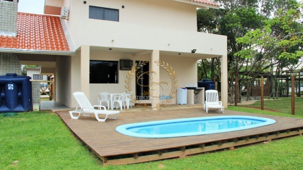 House for vacation rental in Bombinhas (Praia de Bombas)