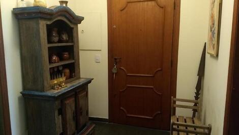 PITANGUEIRAS - AMPLO APARTAMENTO - SOMENTE FAMILIAS.