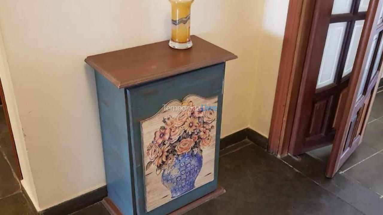 Apartamento para aluguel de temporada em Guarujá (Pitangueiras)