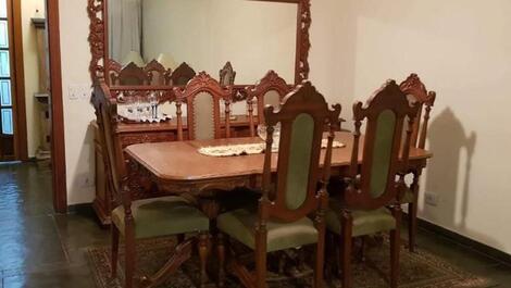 PITANGUEIRAS - AMPLO APARTAMENTO - SOMENTE FAMILIAS.