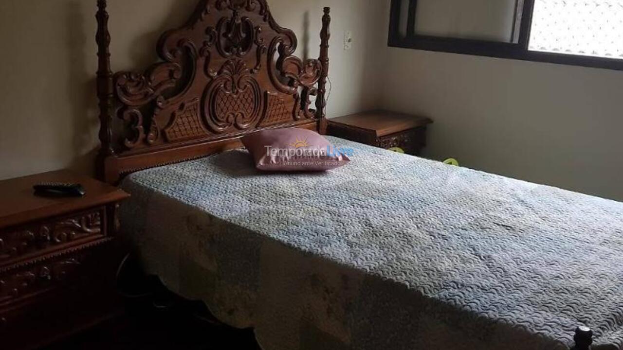 Apartamento para aluguel de temporada em Guarujá (Pitangueiras)