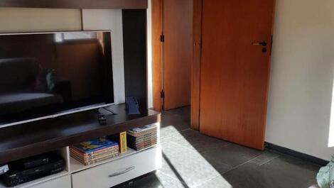 PITANGUEIRAS - AMPLO APARTAMENTO - SOMENTE FAMILIAS.