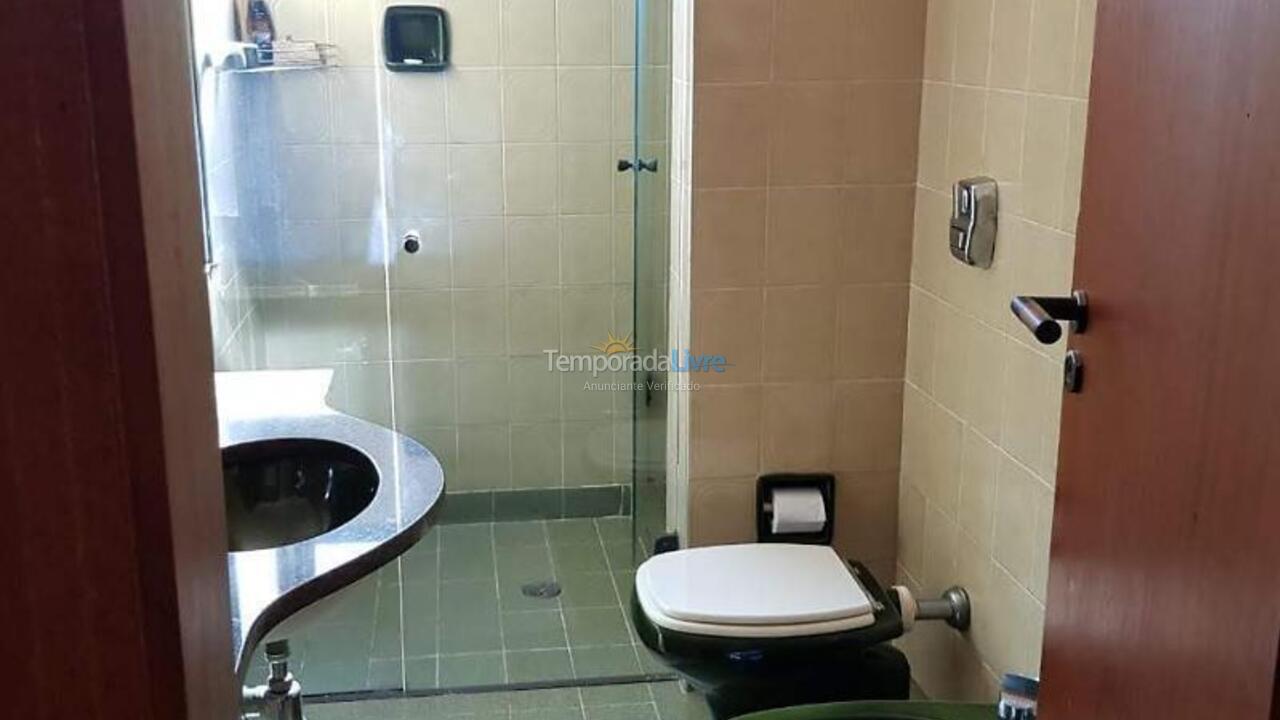 Apartamento para aluguel de temporada em Guarujá (Pitangueiras)