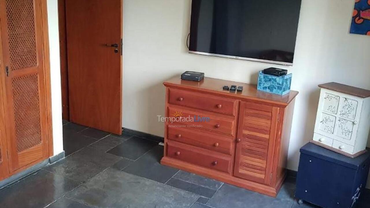 Apartamento para aluguel de temporada em Guarujá (Pitangueiras)