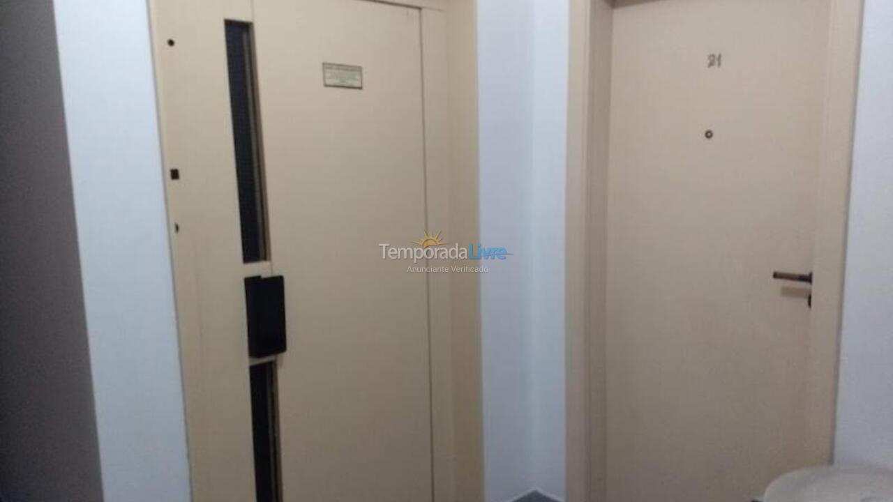 Apartamento para aluguel de temporada em Guarujá (Pitangueiras)